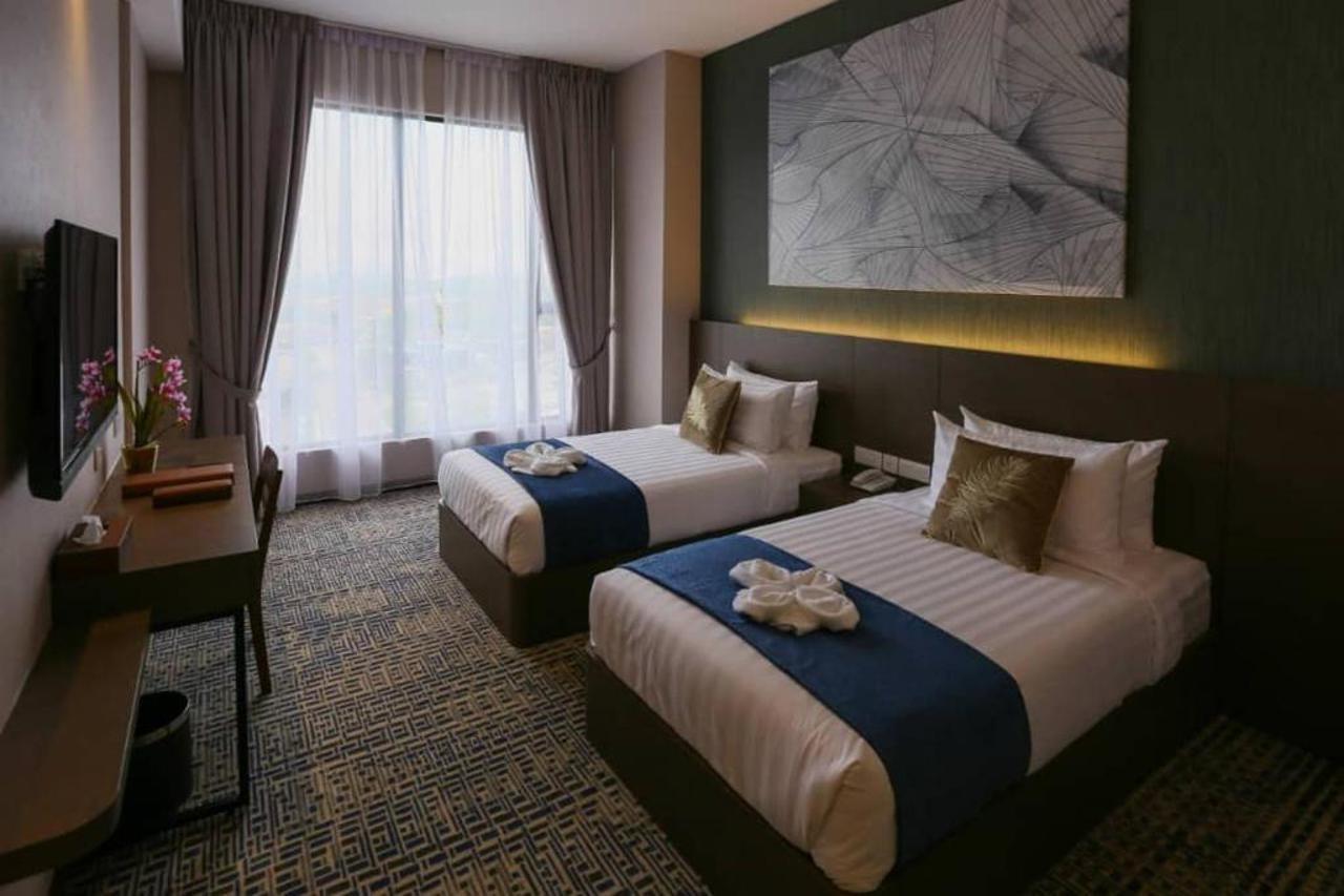 Hotel D Elegance Grand Bandar Seri Alam 3*